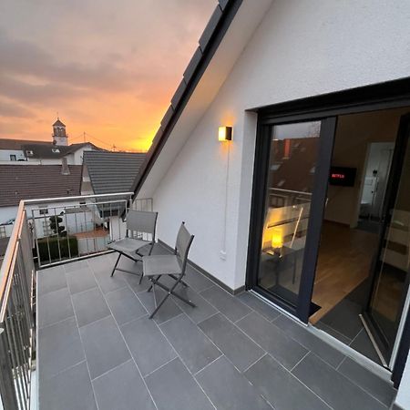 Charmantes Studio-Apartment Im Herzen Von Neureut - Fussbodenheizung, Regendusche, Waschmaschine, Stellplatz Karlsruhe Esterno foto